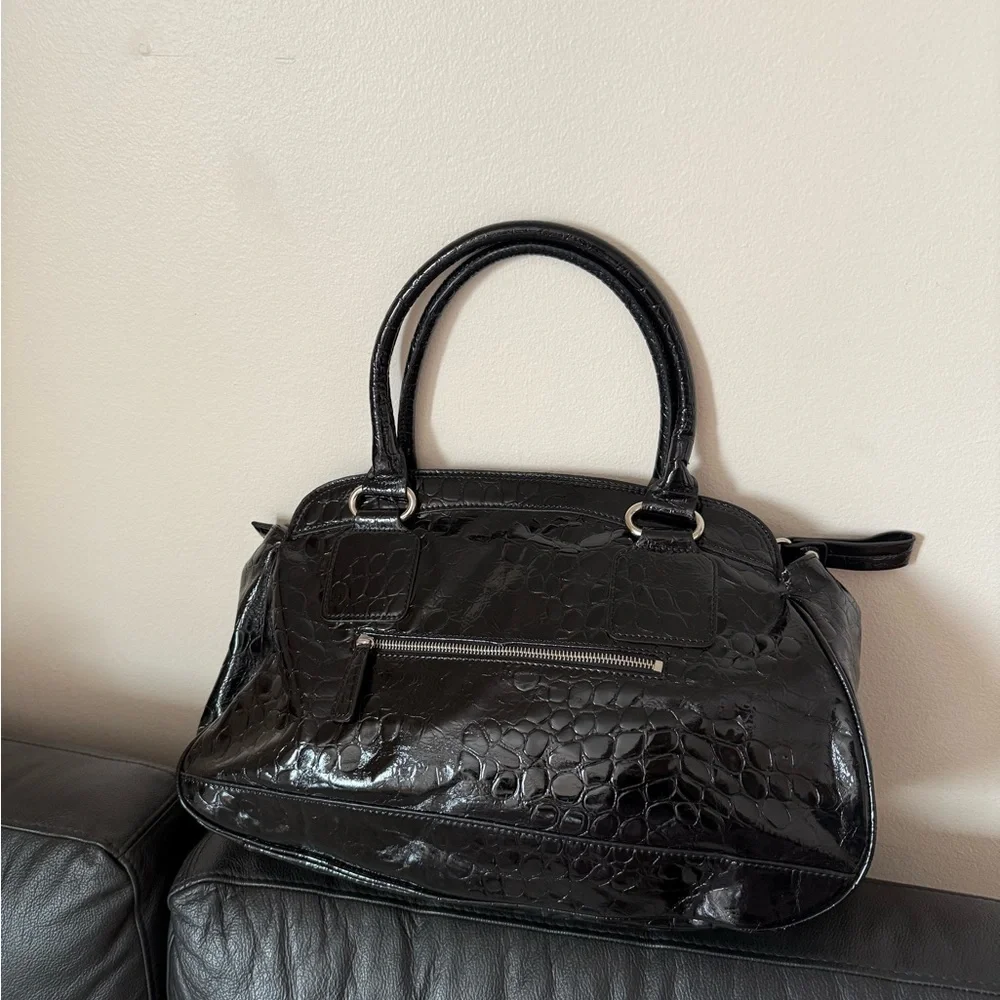 GUESS large vintage Black Croc-Embossed Patent Shoulder Satchel - Picture 4 of 10